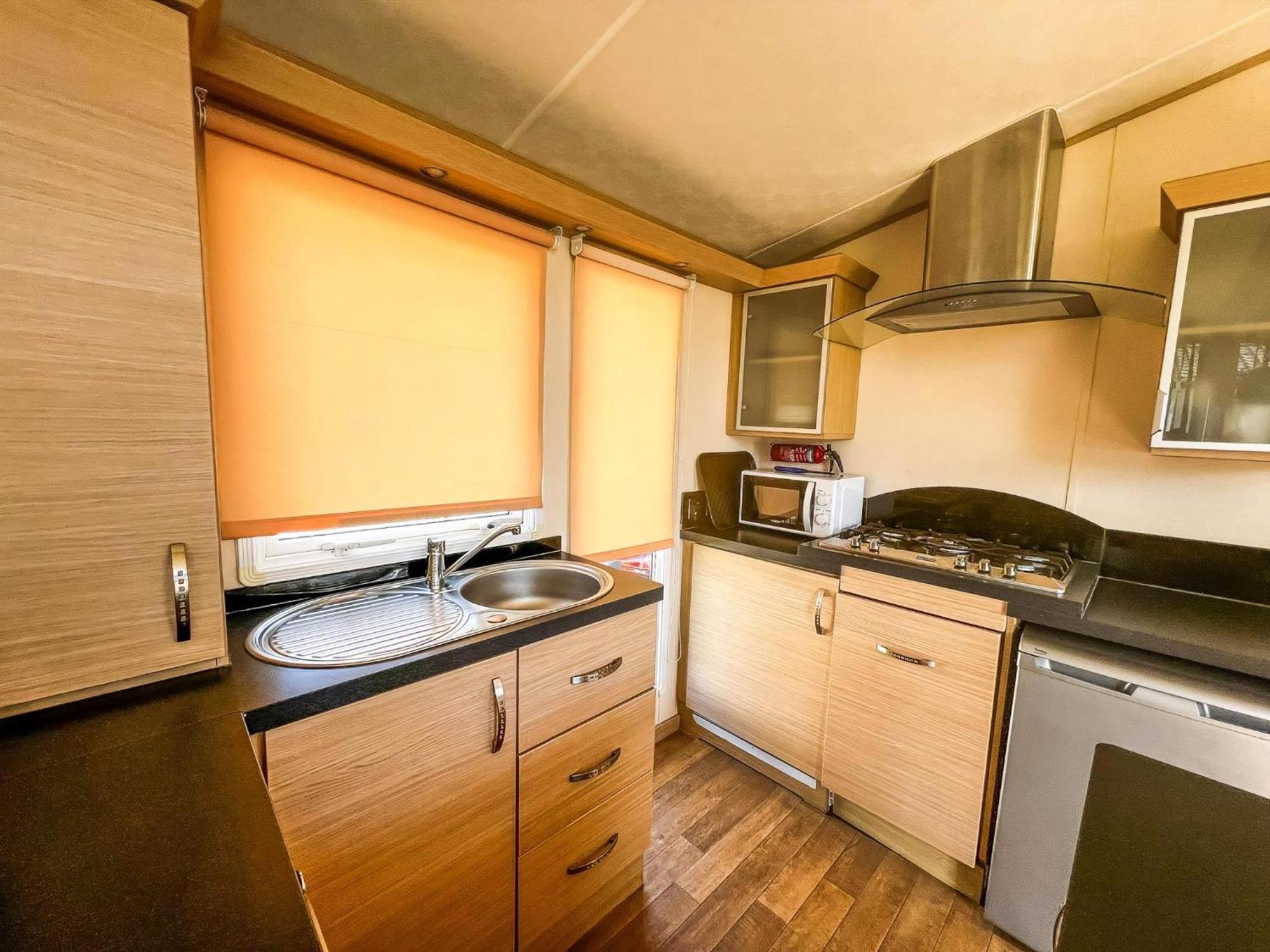 Great 6 Berth Caravan By The Beach At California Cliffs In Scratby Ref 50010L Great Yarmouth Ngoại thất bức ảnh