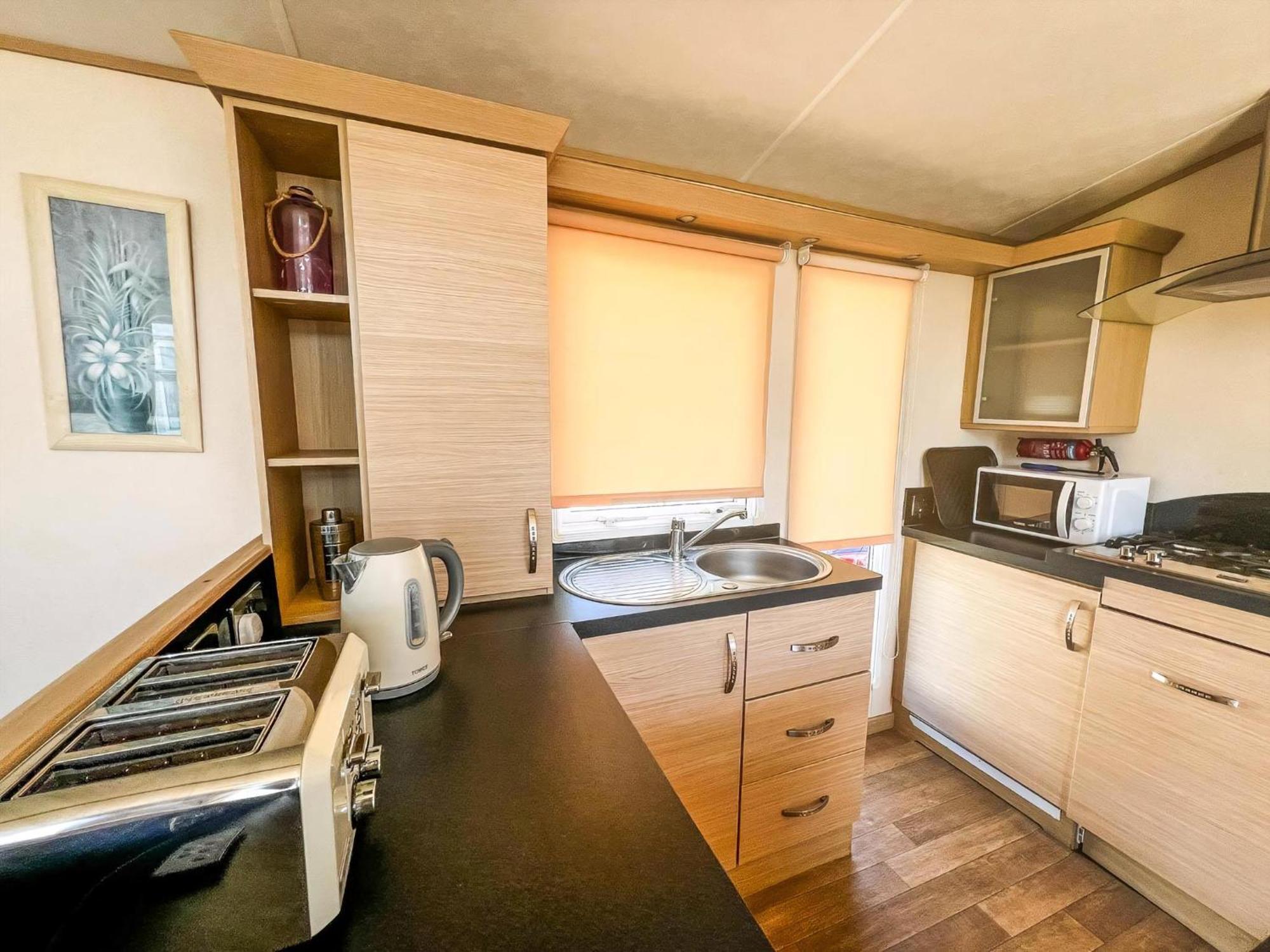 Great 6 Berth Caravan By The Beach At California Cliffs In Scratby Ref 50010L Great Yarmouth Ngoại thất bức ảnh